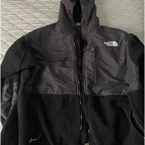 Black north face large